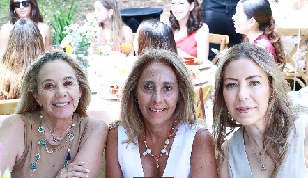  Tayde Gaviño, Lucila Gaviño y Anna Astrid Navarro.