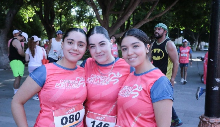  Alejandra Zúñiga, Mireya Orozco y Montse Galindo.