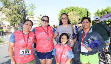  Gabriela Zavala, Carolina Limón, Jesica Teniente, Alejandra Zavala y Daniela Portillo.