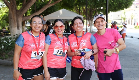 Ana Cadena, Laura Cruz, Mónica Ortiz y Axel Arriaga.