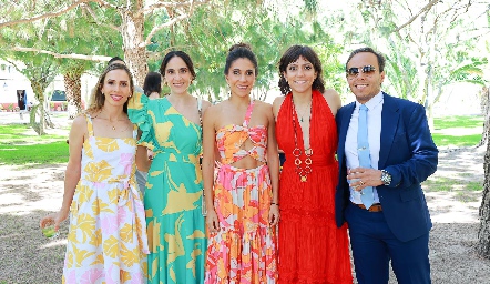  Olga Espinosa, Mariana Díaz de León, Sofía Díaz de León, Claudia Díaz de León y Diego Díaz de Sandi.