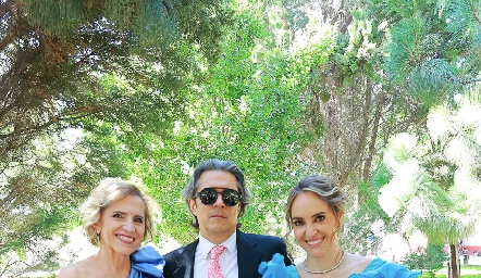  Dolores Lastras, Carlos Mier y Flor Rosillo.