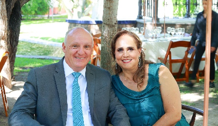  José Martínez y Alejandra Treviño.