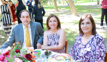  José Rosillo, María del Carmen Faz y Lupita Martínez.