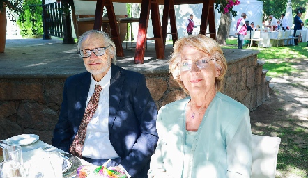  Alfonso Lastras y Guadalupe Montaño de Lastras.