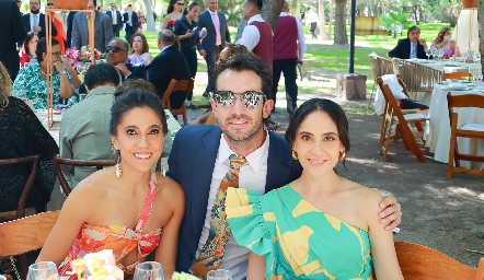  Sofía Díaz de León, Ricardo Torres y Mariana Díaz de León.