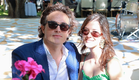  Alejandro Mena y Regina Mendizábal.