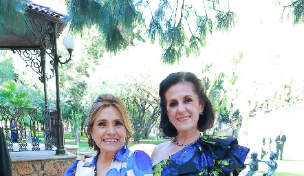  Teresa Lastras y Teresa Arzuaga, mamás de los novios.