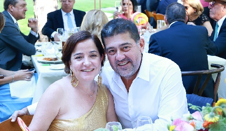  Adriana Reyna y Alberto Reyna.