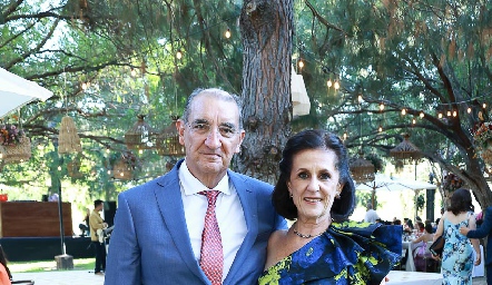  Samuel Scott y Teresa Arzuaga, papás del novio.