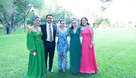  Danielle Falcón, Aldo González, Ana Muñoz, Sofía Muñoz y Mónica Muñoz.