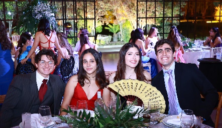  Henry Guerra, Julieta Lara, Valeria García y Murat Chalita.