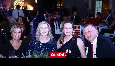  Isabel González, Gabriela Dorador, Tití García y Daniel Ortiz.