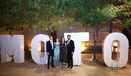  Alejandro Tacea, Ana Cris Almazán, Cristina Vallejo y Juan Paulo Almazán.