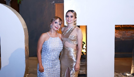  Karla y Montse.