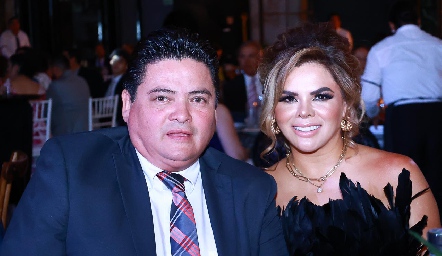  Elizabeth y Alan Amparan.