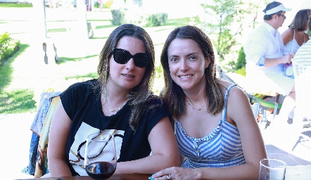  Isa López y Adriana Medina.