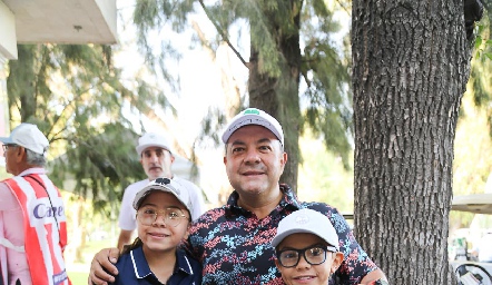  Marian Lomas, Miguel y Miguel Lomas Jr.