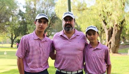  Juan José Leos, Juan José Leos y Patricio Leos.