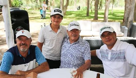  Oliver Meade, Eduardo, Javier Meade e Iván Ramírez.