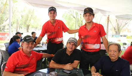  Manuel Cué, Manolo Cué, Nicolás Cué, Oscar y Oscar Vargas.