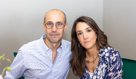  Alejando Gutiérrez y Marcela Rivero.