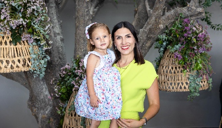  Diana Salas y María García.