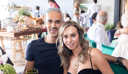   Oscar Estrada y Marcela Rubio.