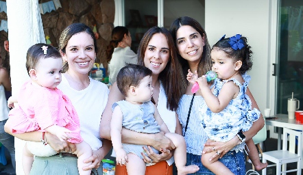  Estefi Noyola, Sofi Gómez, Claudia Antunes, Carlo Dibildox, Adriana Estrada y Melina Dibildox.