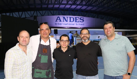  Genaro Montejano, Juan Quintanilla, Héctor Gómez, Armando Morquecho y Carlos.