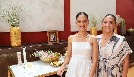  Marijó Alonso y Eva Gocher.