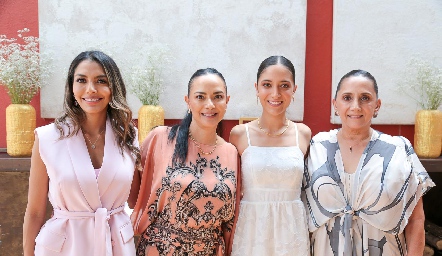  Lorena González, Carla Ruiz, Marijó Alonso y Eva Gocher.