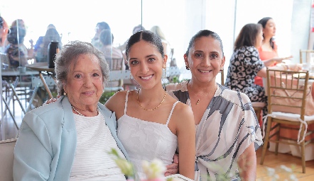  Yolanda Enríquez, Marijó Alonso y Eva Gocher.