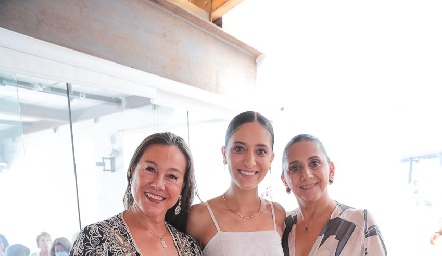  Lourdes Cham, Marijó Alonso y Eva Gocher.