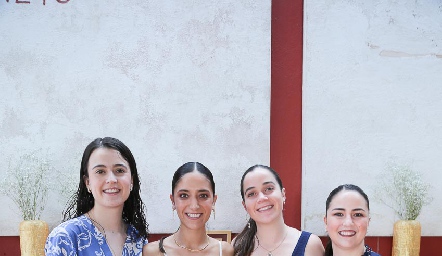  Pamela Zertuche, Marijó Alonso, María Meade y Miriam González.