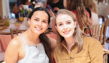  Ceci Dávila y Alejandra de la Torre.