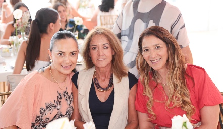  Ana Rosa Orozco, Rocío Moctezuma y Carla Ruiz.