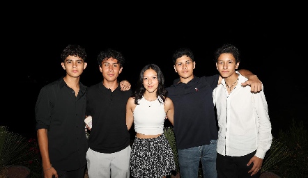  Carlos, Jasiel, Alexa, Francisco y Andrés.