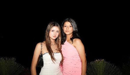  Montse y Denisse.