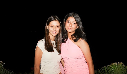  Montse y Andrea.