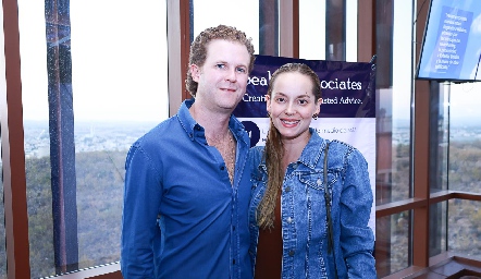  Javier García y Ashley.