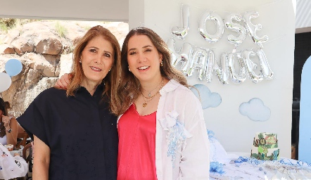  Mónica Hernández con su hija Mónica Torres.