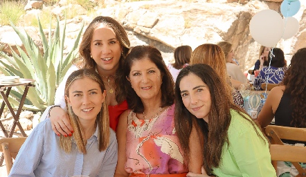  Elizabeth Treviño, Mónica Torres, Marus Hernández y Mariana Alcalá.