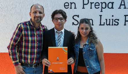  Emiliano Espinosa, Alfredo Espinosa y Talina Charles.