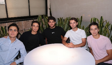  Patricio Farías, Manuel Flores, César Morales, Patricio Sarquis y Miguel Herrera.