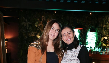  Ana Cristina Juárez y Pamela González.