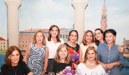  Club Casa Blanca: Lila González, Mónica Alcalde, Gladys Castellanos, Aida Martínez, Martha Acevedo, Doris Montoya, Chelito Mercado, Oty Ruiz y Ana Cristi Parras.