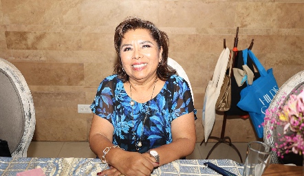  Carmelita Martínez.