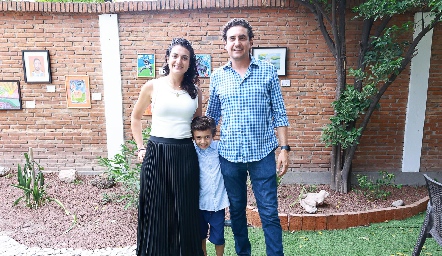  Ana Sofía Velázquez, Santiago Oropeza y Alejandro Oropeza.