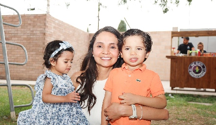  Chío Huerta con sus hijos Euge y Jorge Andrés Palos.